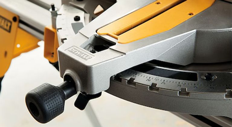 Troncatrice con pianetto De Walt Mod.D27113-QS 